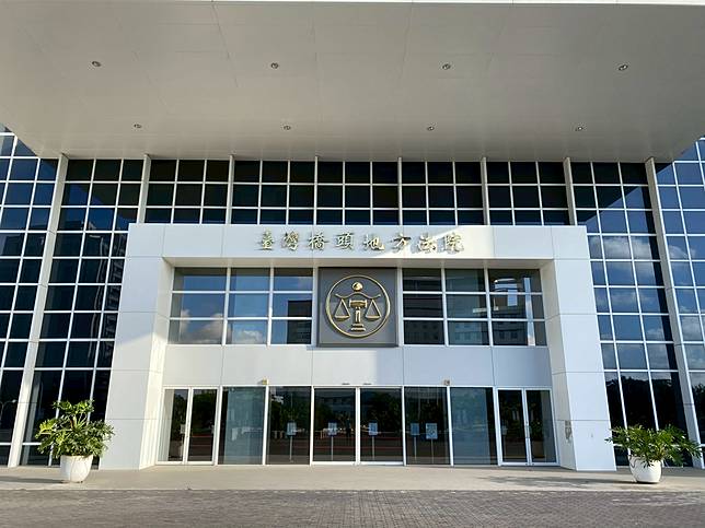 高雄張姓男子騎車與另名女騎士發生車禍，雙方確認傷勢與車損沒怎麼樣就離開，3天後對方報警，張男因涉嫌肇逃被告，法院審理後判他無罪。記者陳弘逸／攝影