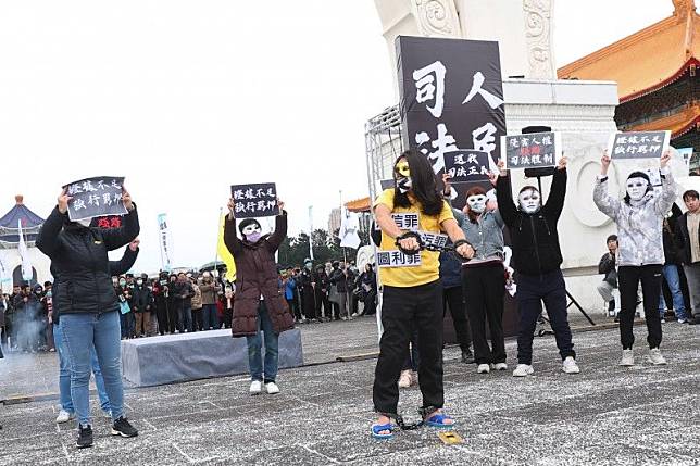 柯文哲遭羈押，郭哲敏卻可以放年假，粉專發文開酸。（資料照／顏麟宇攝）