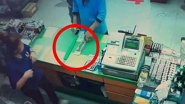 賴男和張男行兇前至商店買西瓜刀。讀者提供