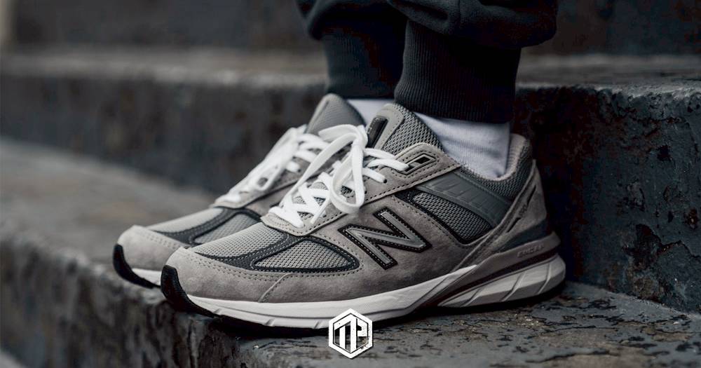 New balance store 990v4 vs 990v5