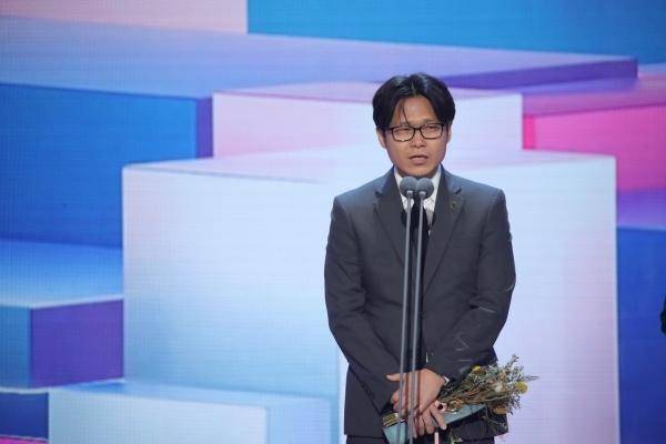 紀錄片導演李承俊去年在韓國PD大賞上榮獲年度PD獎。（翻攝自pdjournal）