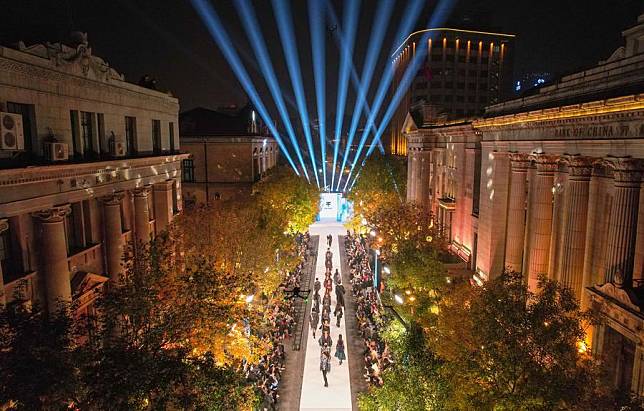 Models present creations during a fashion show at Jiefang North Road historical and cultural block in north China's Tianjin, Oct. 26, 2024. (Xinhua/Sun Fanyue)