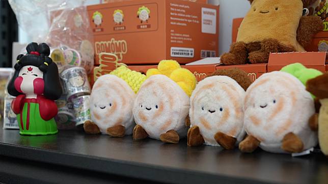 This photo shows ROMOMO stuffed toys in Xi'an, northwest China's Shaanxi Province, Oct. 31, 2024. (Xinhua/Zhao Yingbo)