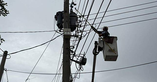 台南17萬用戶仍無電可用！台電積極搶修中　唯山區維修進度受阻