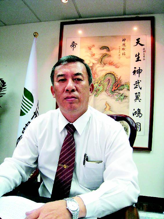 台南市台南地區農會總幹事楊憲仁透過部屬浮報員工年終獎勵金再要求繳回，總計上千萬元，法官認他犯背信罪應執行1年9月，緩刑5年，並向公庫支付100萬元。圖／本報資料照