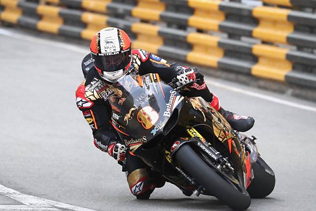 Michael Rutter races his MGM by Bathams Honda in Macau during the Motorcycle Grand Prix qualifying. Photo: K.Y. Cheng