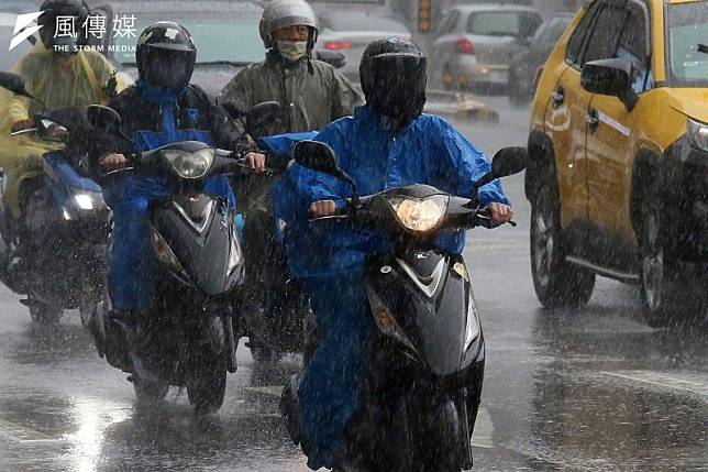 台灣迎來春雨。（圖／柯承惠攝）