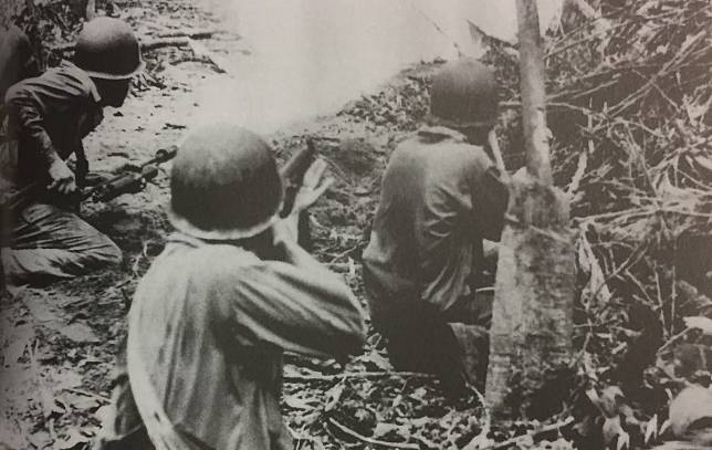 เหตุการณ์สู้รบในสงครามโลกครั้งที่ 2 (ภาพจาก หนังสือ “บันทึกภาพประวัติศาตร์ในสงครามโลกครั้งที่ 2” สนพ.มติชน)