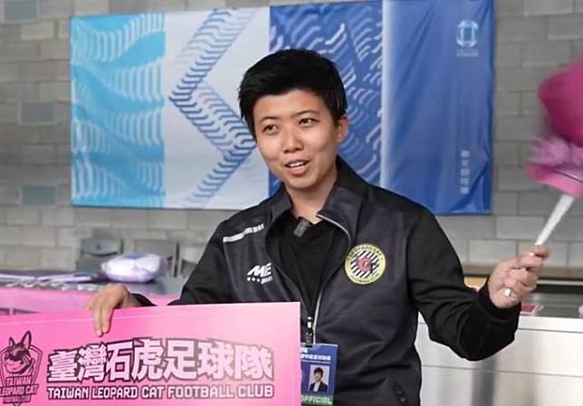 苗博雅認養台灣石虎足球隊，到處為年燒1200萬的球隊募資。（翻攝自苗博雅YT）