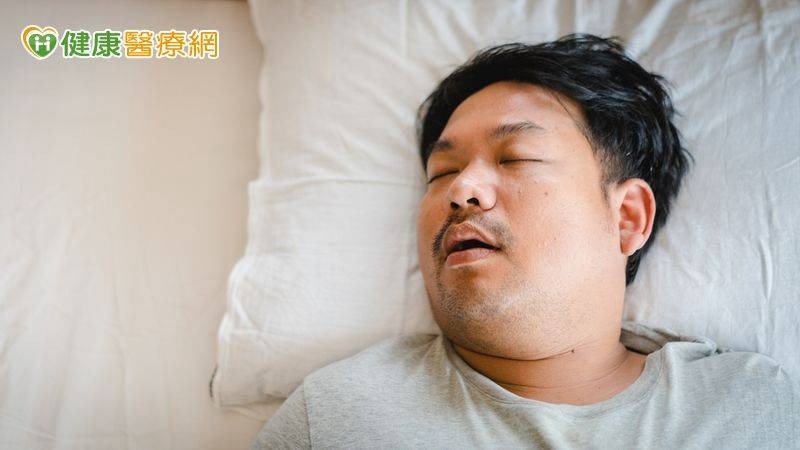 睡眠呼吸中止症有解！牙科客製「止鼾牙套」助打鼾者好眠 | 健康醫療網 | LINE TODAY