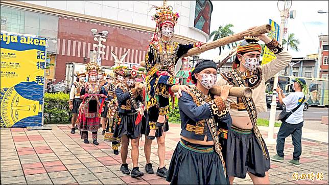 臺灣原住民族文化園區歡慶卅五週年，排灣族Ravar拉瓦爾群樂舞將發表新舞。(記者葉永騫攝)