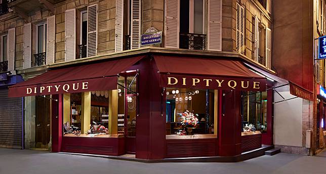 DIPTYQUE總店位於巴黎學術氣氛濃厚的拉丁區，呼應著花都舊日的波西米亞傳統與當代的唯美主義風情。