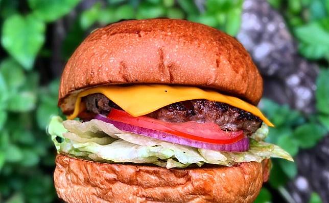 圖片來源/TAKEOUT BURGER & CAFE 新生店