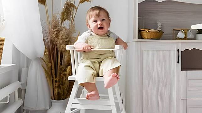 兒童餐椅推薦_一個寶寶在兒童餐椅
