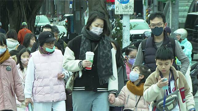 受強烈大陸冷氣團影響，今日全台持續寒冷。圖／台視新聞（資料畫面）