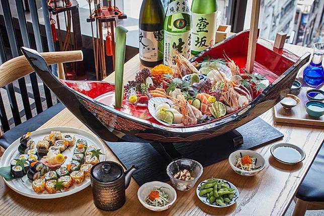 中環FUMI的Brunch自助餐，鮮甜的赤蝦、三文魚、吞拿魚、油甘魚從日本魚市場入口，保證新鮮。