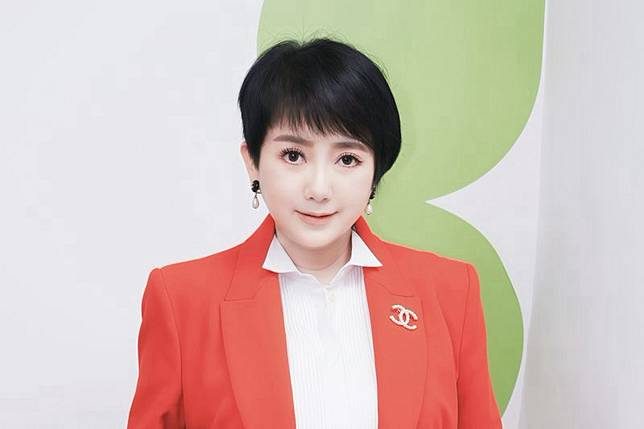 周思潔過去曾因重大災害而跌落人生谷底，靠著努力振作走出低潮。萊格悠國際文化提供