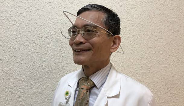 一支「衣架」就能矯正姿勢、緩解肩頸痛？徒手３招效果不輸它