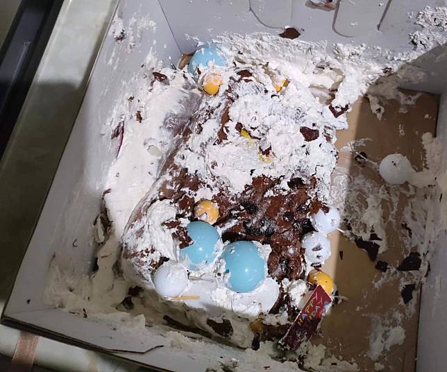 冷凍蛋糕被物流摔爛！　上網公審反挨轟「本來就禁運」