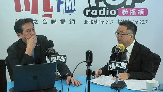 海基會副董事長羅文嘉（右）接受黃暐瀚專訪說，政府處置亞亞案合情合理。《POP撞新聞》提供