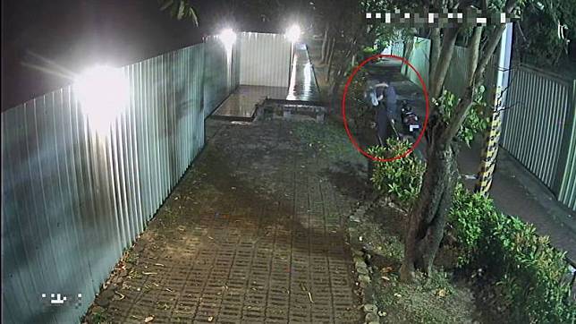 黃姓男子涉將傷貓置棄在台南神學院工地外。(圖由警方提供)