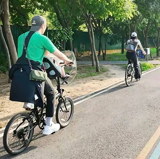 ▲一家三口享受騎車時光。 圖片來源/小紅書