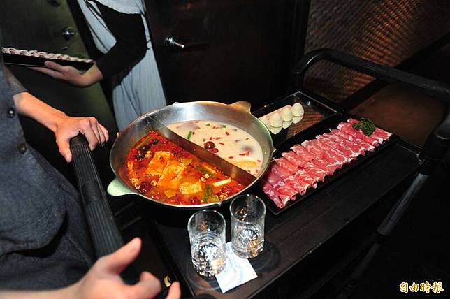 近日有網友在「鼎王」用餐時在鴨血內發現蜘蛛。示意圖。(資料照)