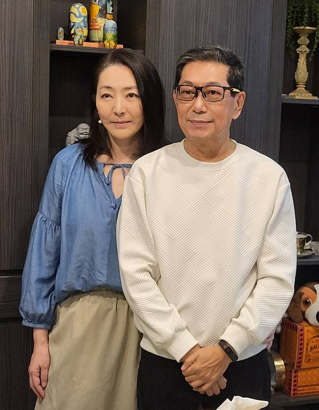 張靜懿(左)和製作人老公辛文結婚32年依然恩愛。記者陳慧貞／攝影