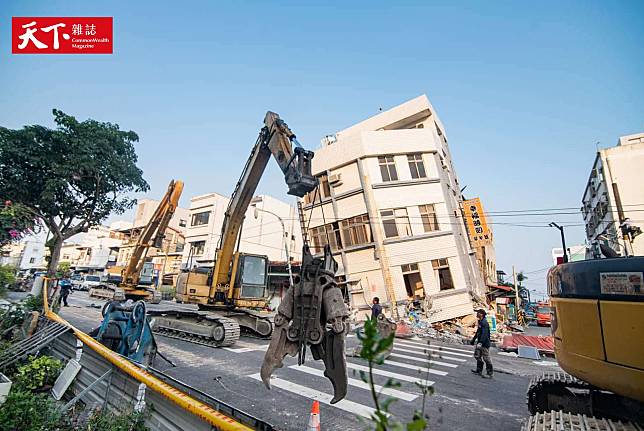 地震專家：應立即檢測老舊建築結構，「這次沒倒，不代表下次不會倒」