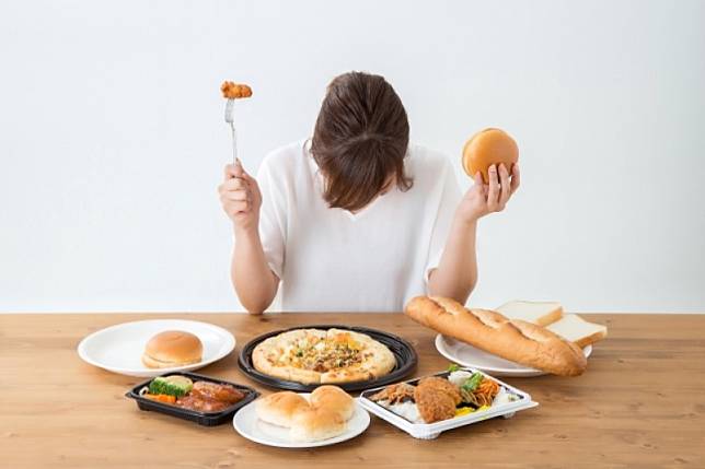 醫師提醒，不當的飲食習慣恐怕導致胃下垂。（圖／取自photoAC）