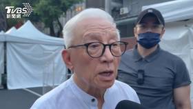 反共護台聯盟發起人曹興誠，批評民進黨只想當「不用負責任的側翼」。(圖/TVBS)