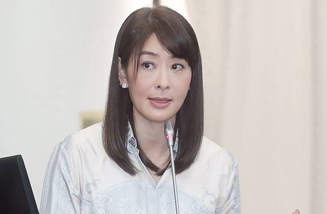賈永婕看書時越看越模糊。（圖／中時資料照）
