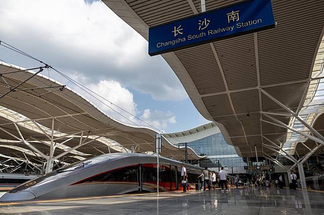 This photo taken on June 15, 2024 shows G875 bullet train bound for Shenzhen at Changsha South Railway Station in Changsha, capital of central China's Hunan Province. (Xinhua/Wu Zhizun)