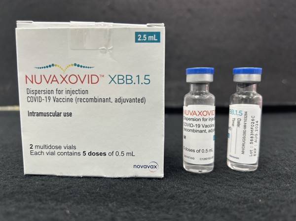疾管署表示，預計食藥署最快本週五封緘放行16萬4700劑Novavax XBB疫苗。(資料照，疾管署提供)