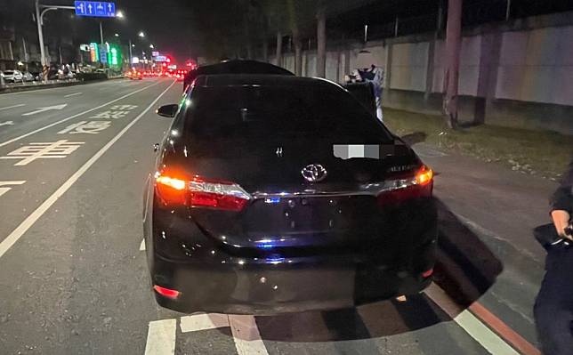 蔡姓男子掛假車牌上路，出車禍露餡被法辦。（記者葉進耀翻攝）