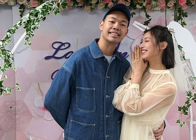 陳大天幫爸爸賣菜脯、兼當老婆的賢內助。資料照片