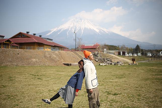 主持黃溢濠和岑樂怡拆解點解大家對富士山情有獨鍾。