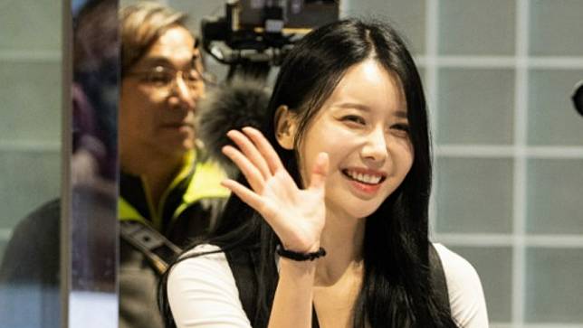 南韓表妹李雅英抵達台灣。圖片取自T1雲豹