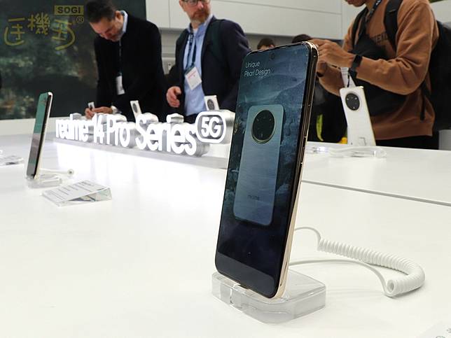 全球首款冰感變色手機 realme 14 Pro台灣4月上市
