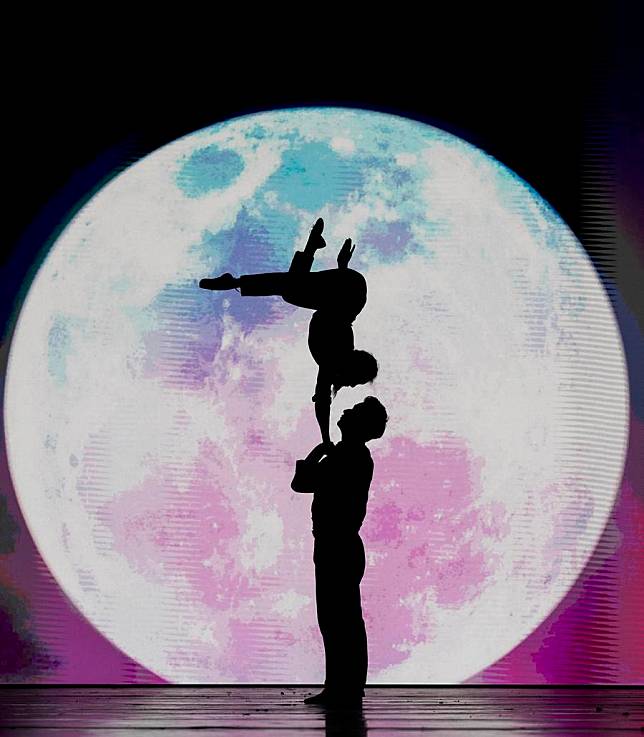 Actors perform during an acrobatic show in Beijing, capital of China, Nov. 23, 2024. (Xinhua/Cai Yang)