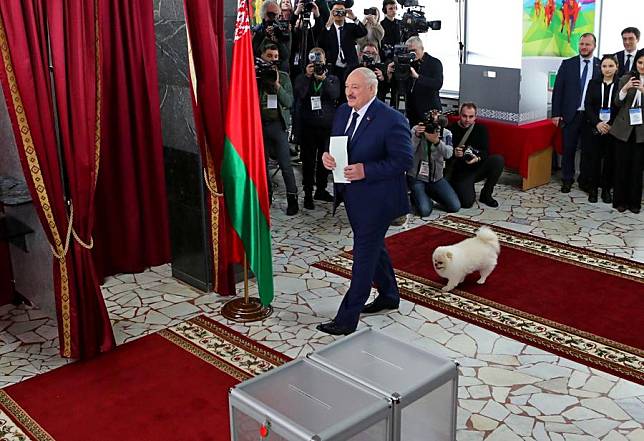 Incumbent President Alexander Lukashenko &copy; is pictured at a polling station in Minsk, Belarus, Jan. 26, 2025. (Photo by Henadz Zhinkov/Xinhua)