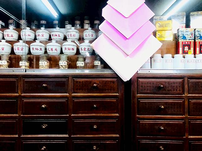 ▲德安堂中藥房是一間長達70年的老店，致力於照顧左鄰右舍的建康。（圖/德安堂中藥房）