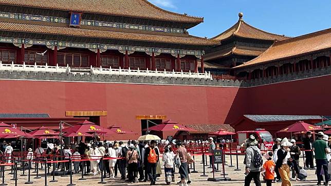 不少遊客到北京故宮博物院參觀 鄭梓峰攝