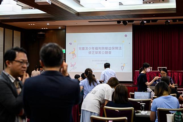 衛福部舉辦《兒童及少年福利與權益保障法》修法草案公聽會，民間團體與會，並疾呼將兒少工作證入法。（攝影／黃世澤）