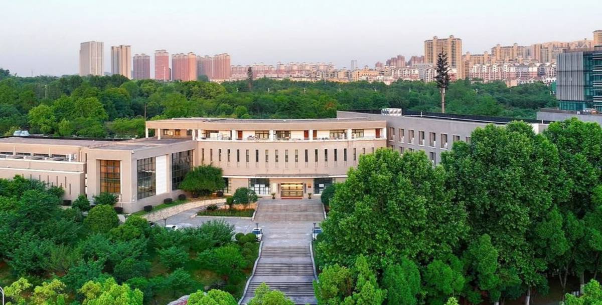 Huazhong University of Science and Technology มหาวิทยาลัยชั้นนำจีน ผลิต ...