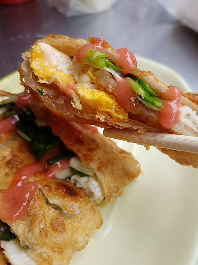 ▲韭菜口味的蛋餅，滋味辛香特別。(圖/過上好日子-邱俊智) 