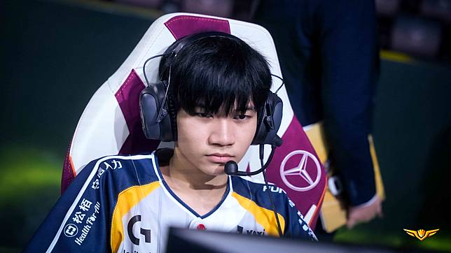 電競》中信飛牡蠣連勝歐美強隊闖晉級FST國際賽淘汰賽 17歲小將首登世界舞臺初生之犢不畏虎