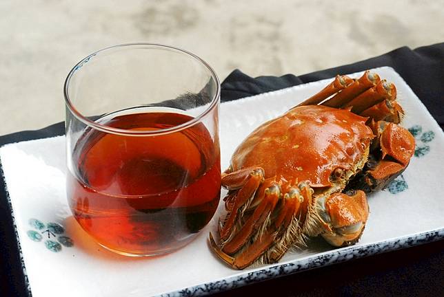 ▲湧哥的黃金大閘蟹榮獲苗栗縣優質大閘蟹評鑑，榮獲頭等獎及優等獎（圖/奧丁丁市集）