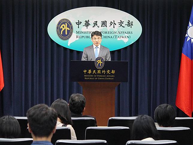 外交部發言人蕭光偉22日表示，基於台梵邦誼深厚，我方將持續推動由我政府高層出席教宗方濟各的喪禮 (央廣記者王照坤 攝)