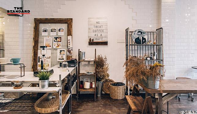 Tissue Papers Cafe พื้นที่ชำระใจที่ว่าด้วย กาแฟ ศิลปะ สำนักพิมพ์ และหนังสือ